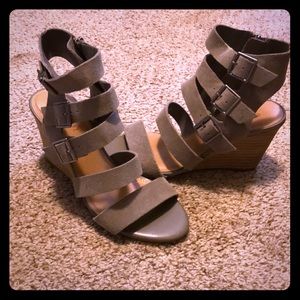 Crown Vintage Wedges